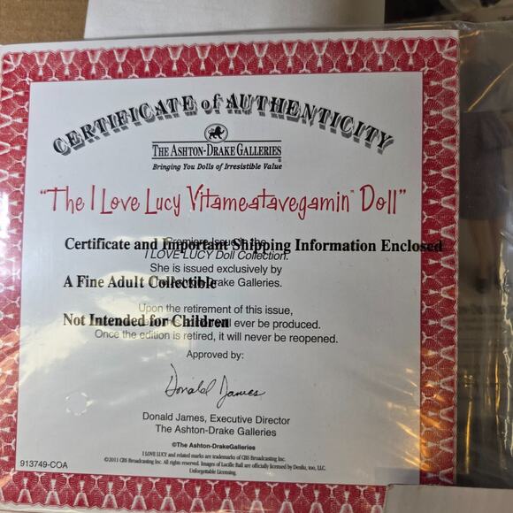 Ashton-Drake I Love Lucy Talking Doll 14" Vitameatavegamin NIB COA 2011 - Picture 3 of 7